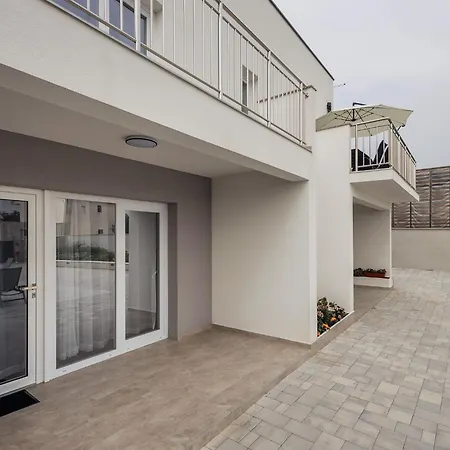 Vakantiehuis Milutin 1 Vrsi
