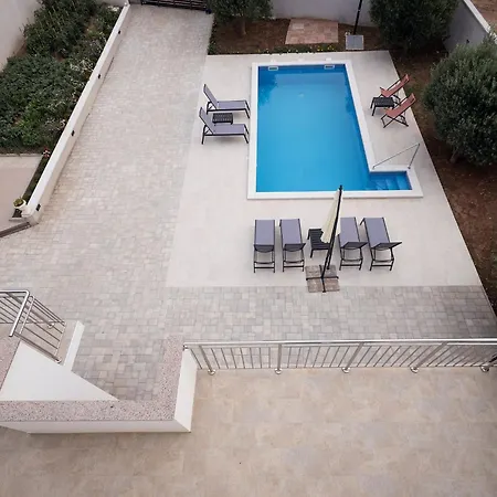 Milutin 1 Vakantiehuis *