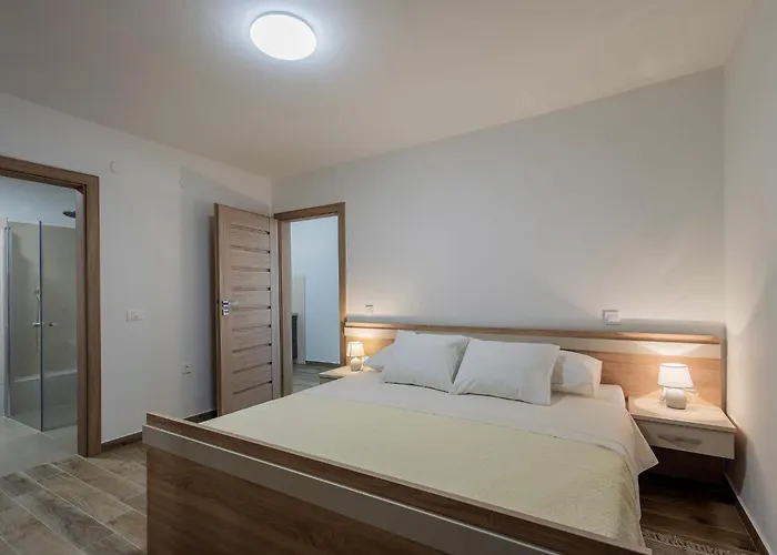 Milutin 1 Feriehus Vrsi