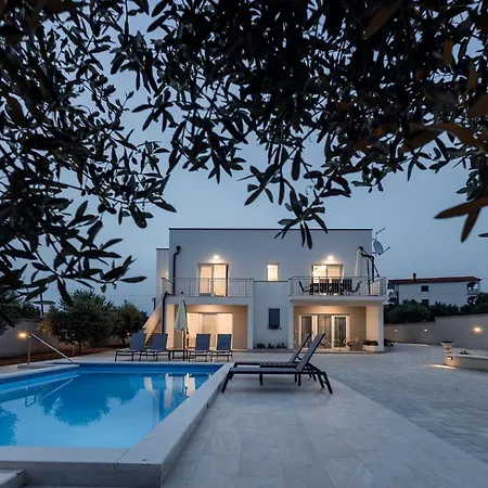 Milutin 1 Dom wakacyjny