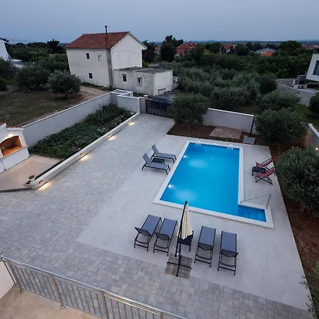 Milutin 1 Holiday home *