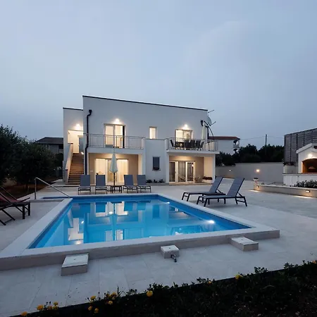 Holiday home Milutin 1 *