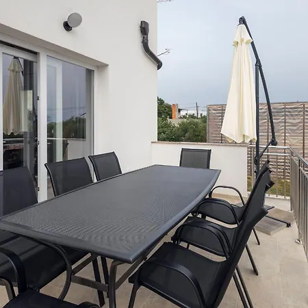 Milutin 1 Holiday home *
